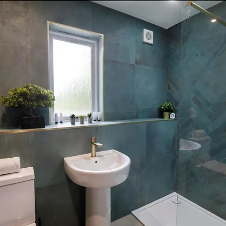 Oakwood With Hot Tubs York