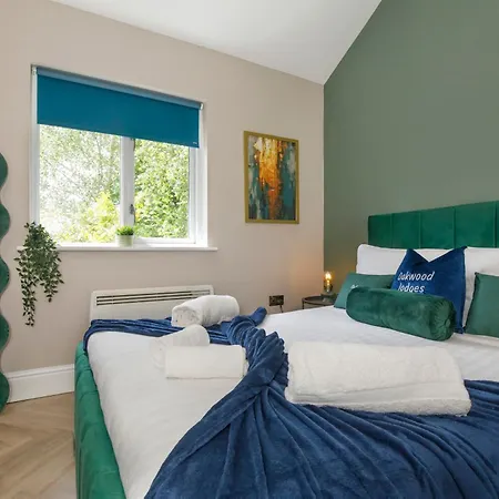 Oakwood With Hot Tubs York * Skipwith