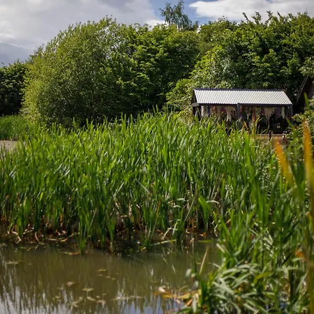 Apartment Oakwood With Hot Tubs York *