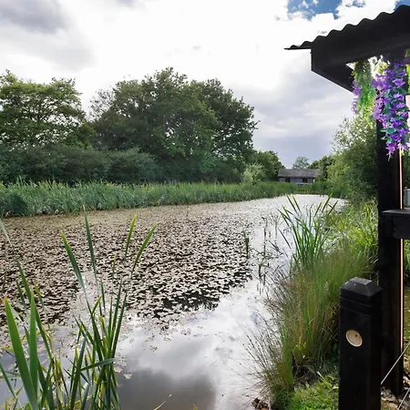 Oakwood With Hot Tubs York * Skipwith