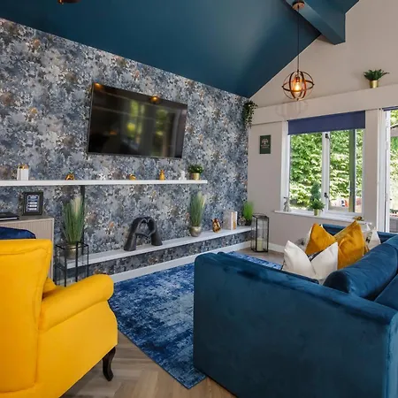 Oakwood With Hot Tubs York Apartment Skipwith