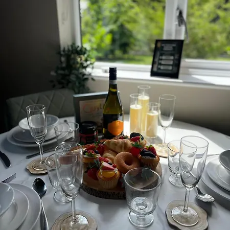 Oakwood With Hot Tubs York