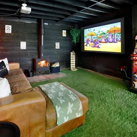 Oakwood With Hot Tubs York Skipwith