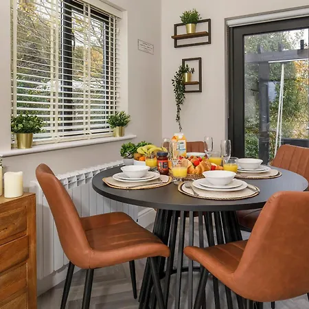 Oakwood With Hot Tubs York *