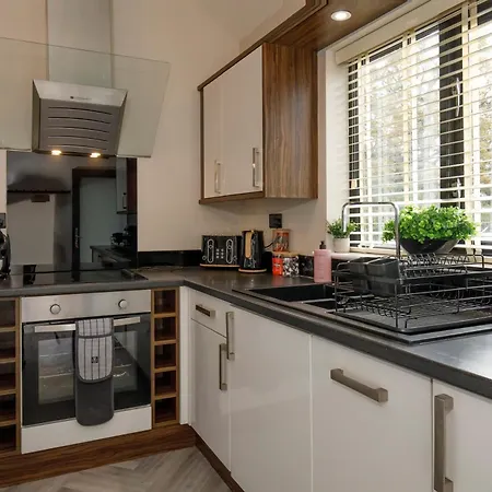 Oakwood With Hot Tubs York * Skipwith