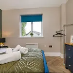 Oakwood With Hot Tubs York Apartment Skipwith