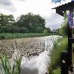 Oakwood With Hot Tubs York * Skipwith