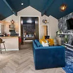 Oakwood With Hot Tubs York *