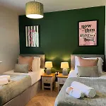 Oakwood With Hot Tubs York * Skipwith