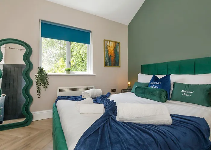 Oakwood With Hot Tubs York * Skipwith